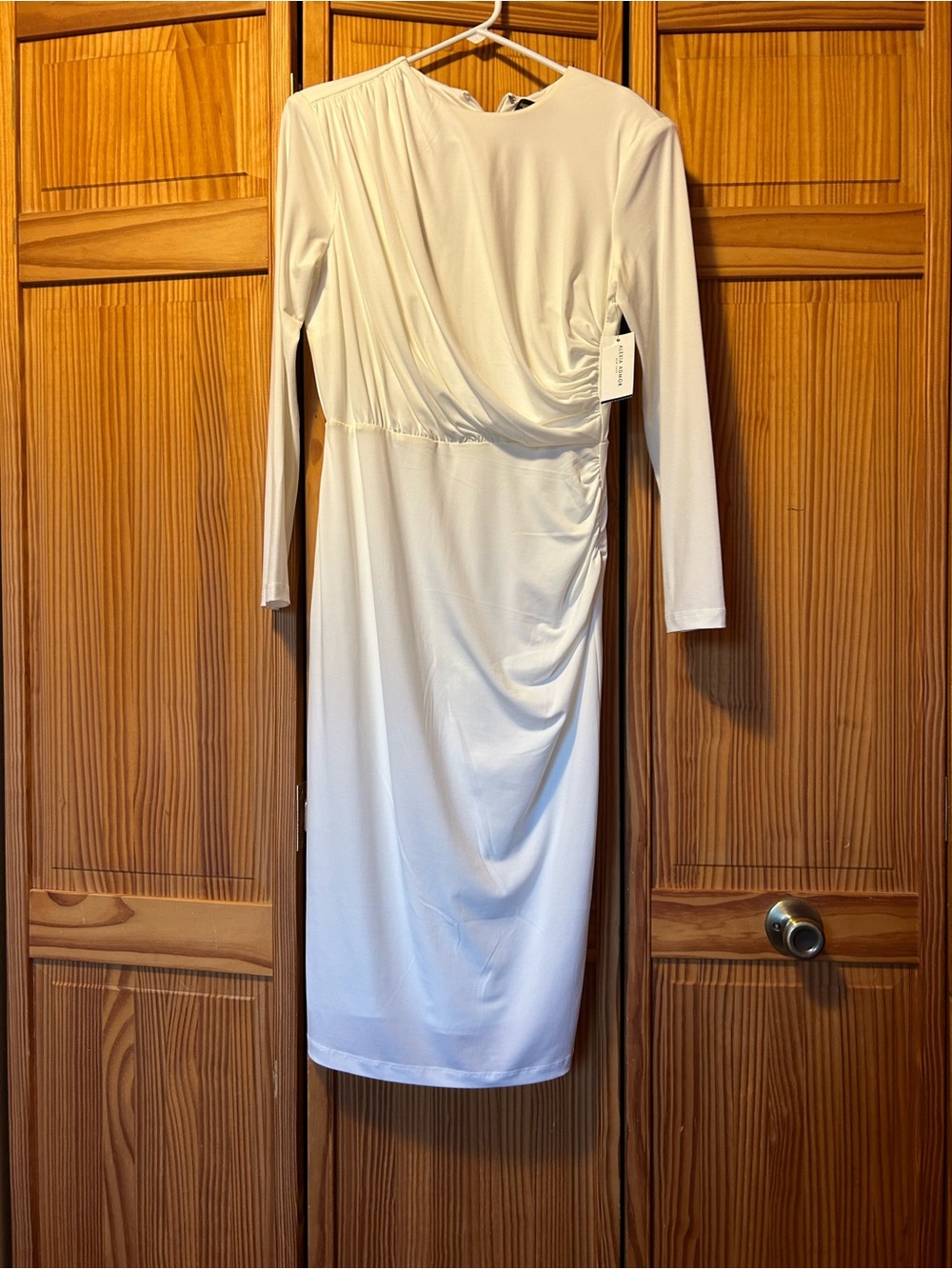 Alexia Admor White Long-Sleeve Ruched Sheath Dress